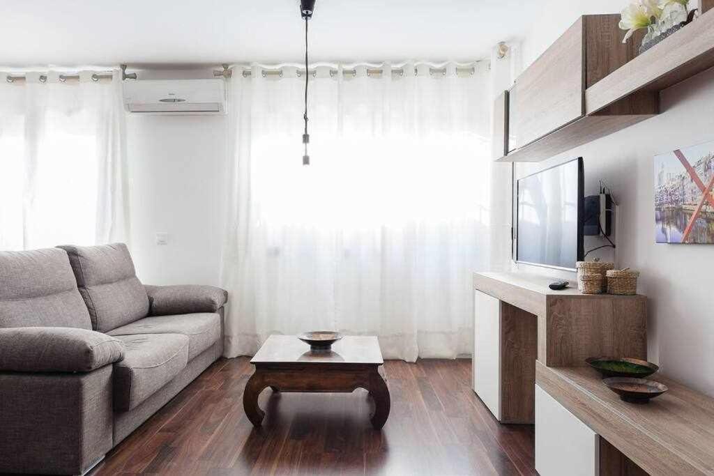 Apartamento para 4 con terraza privada en el centro Girona Bagian luar foto