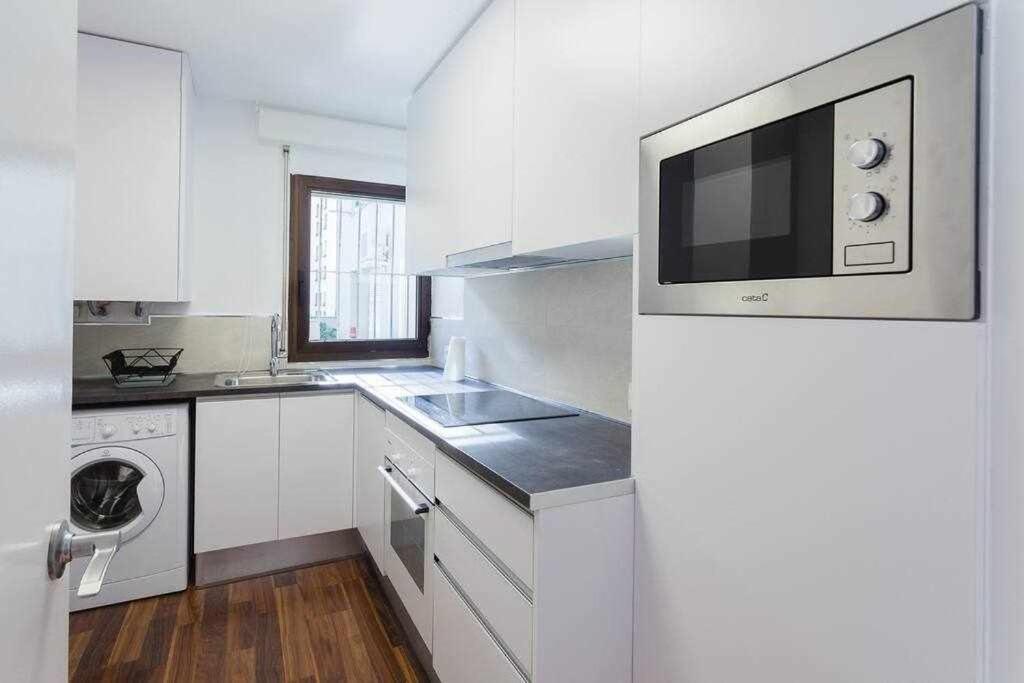 Apartamento para 4 con terraza privada en el centro Girona Bagian luar foto