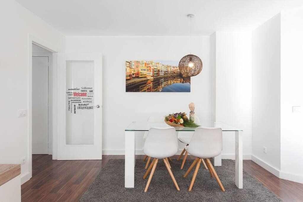 Apartamento para 4 con terraza privada en el centro Girona Bagian luar foto