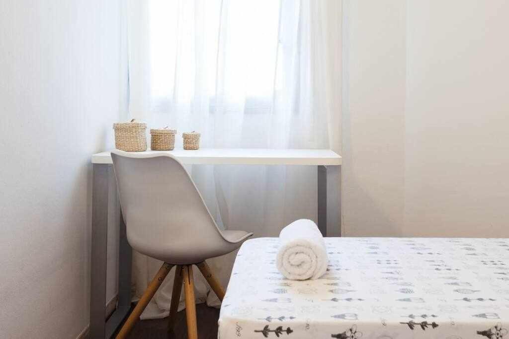 Apartamento para 4 con terraza privada en el centro Girona Bagian luar foto