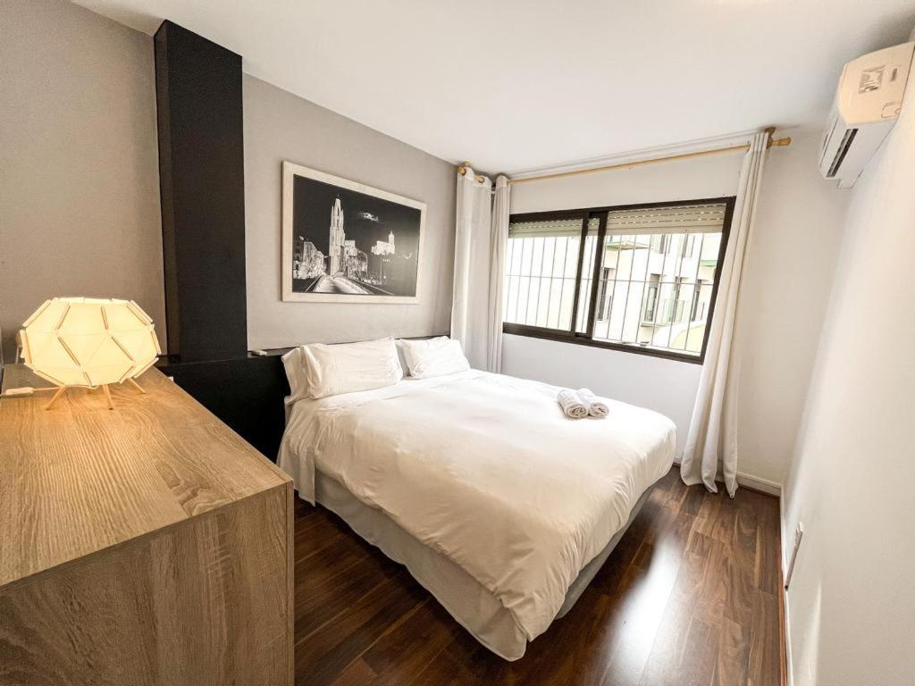 Apartamento para 4 con terraza privada en el centro Girona Bagian luar foto
