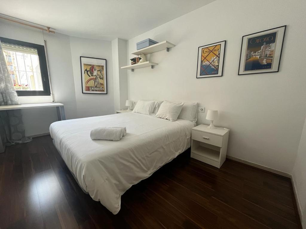 Apartamento para 4 con terraza privada en el centro Girona Bagian luar foto